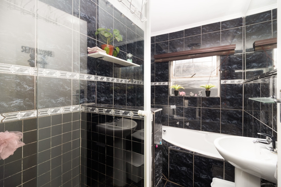 4 Bedroom Property for Sale in Richwood Western Cape